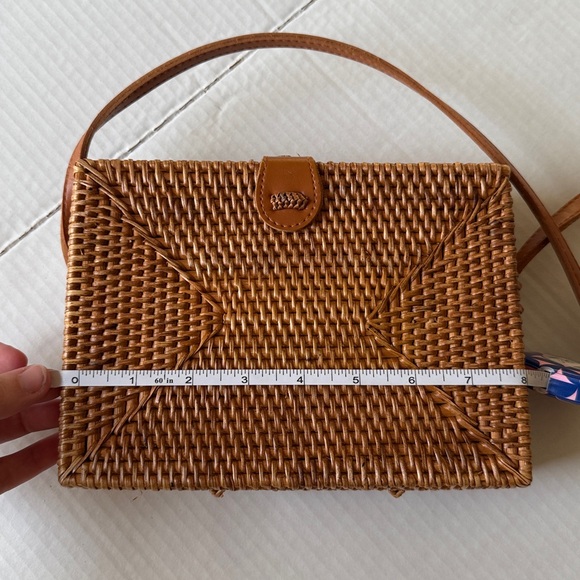 Ratan Whicker Floral Small Summer Purse - Picture 6 of 9